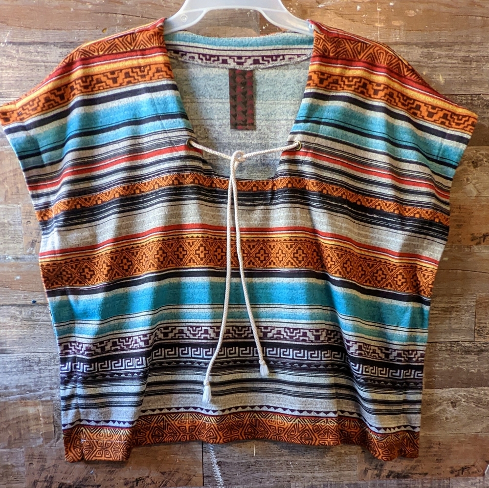 Wallpapher Aztec Poncho Top